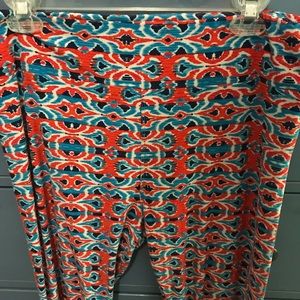 Lularoe Tall & Curvy leggings (size 12-22)